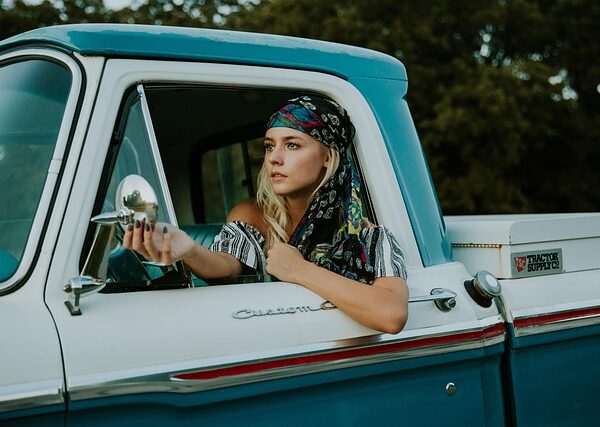 auto-technician-working-640x480-56712432.jpeg
