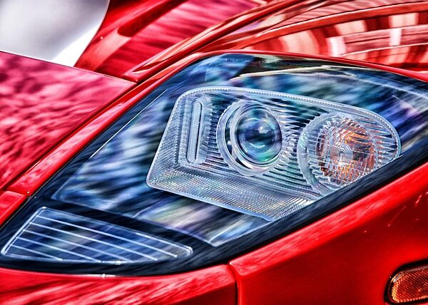 auto-body-refinishing-640x480-29118245.jpeg
