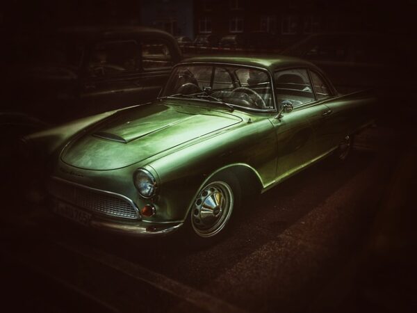 auto-body-refinishing-640x480-36768827.jpeg