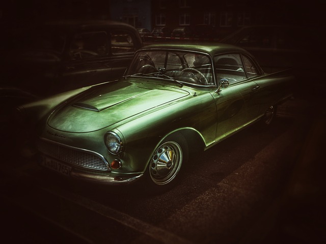auto-body-refinishing-640x480-36768827.jpeg