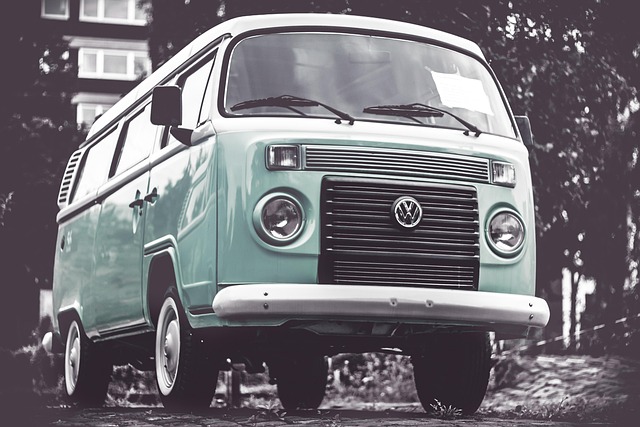 auto-body-refinishing-640x480-59457899.jpeg