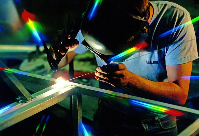 auto-body-technician-640x480-30650488.jpeg