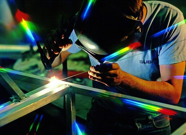 auto-body-technician-640x480-86941459.jpeg