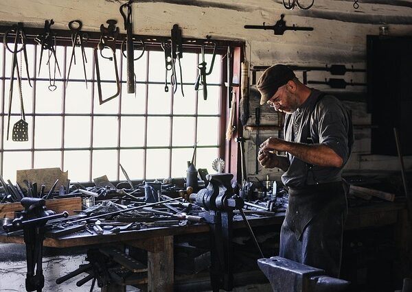 auto-body-workshop-640x480-14056339.jpeg