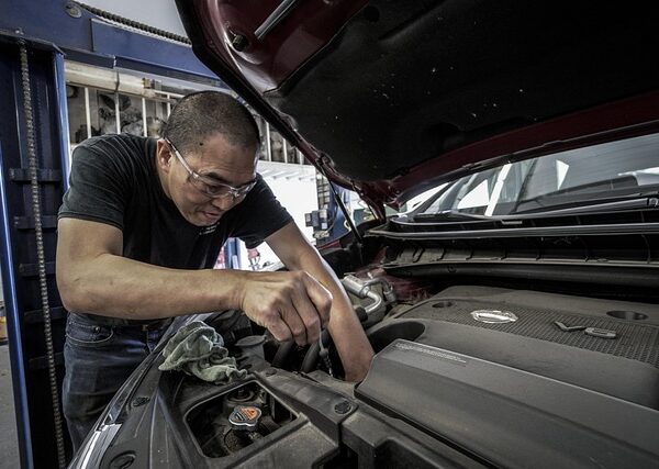 auto-body-workshop-640x480-14426497.jpeg
