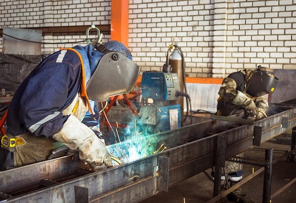 auto-body-workshop-640x480-31173719.jpeg