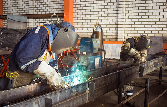 auto-body-workshop-640x480-31173719.jpeg