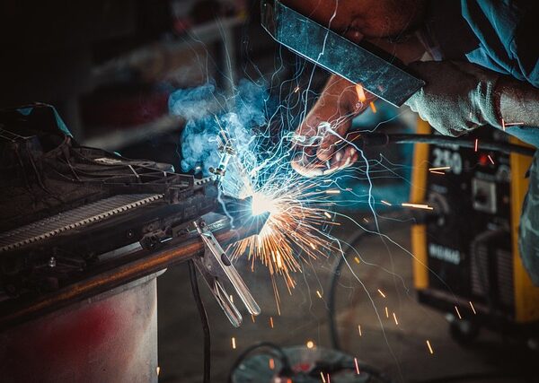 auto-body-workshop-640x480-35093111.jpeg