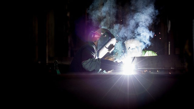 auto-body-workshop-640x480-37006733.jpeg