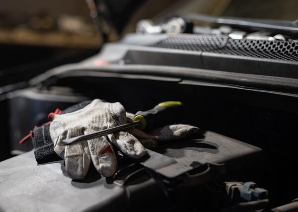 auto-body-workshop-640x480-55771851.jpeg
