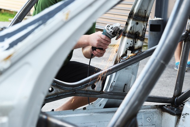 auto-body-workshop-640x480-82838368.jpeg