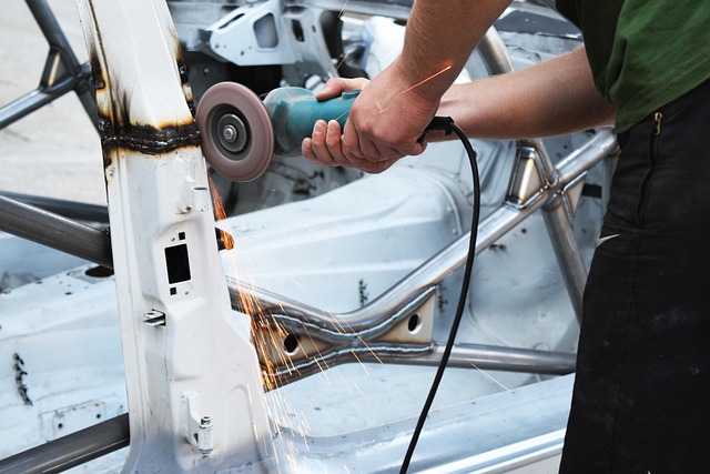 auto-body-workshop-640x480-83877547.jpeg