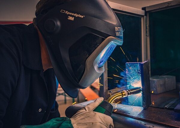 auto-repair-workshop-640x480-10088048.jpeg