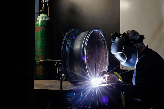 auto-repair-workshop-640x480-55548202.jpeg