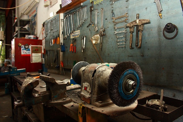 auto-repair-workshop-640x480-64399599.jpeg