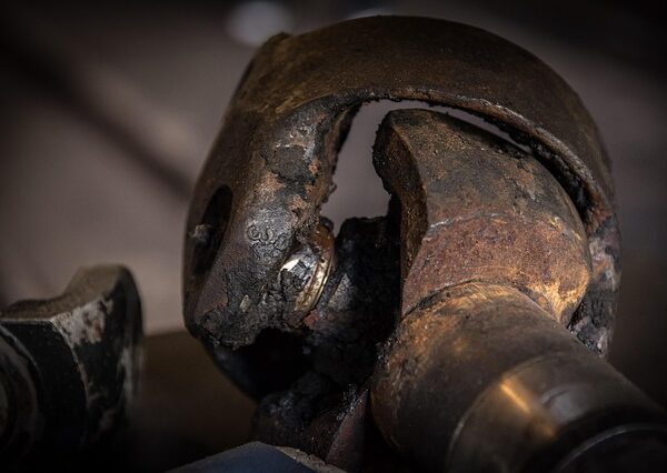 auto-repair-workshop-640x480-76544456.jpeg