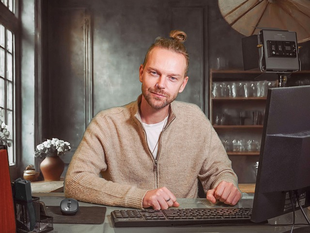 auto-technician-working-640x480-11473881.jpeg