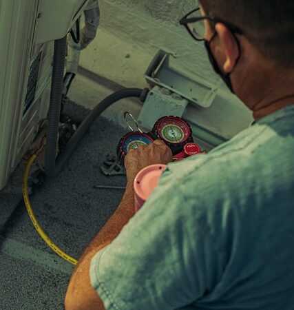 auto-technician-working-640x480-1514628.jpeg