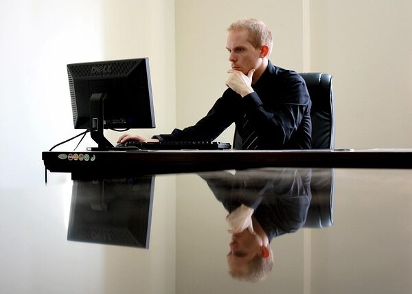 auto-technician-working-640x480-99941409.jpeg