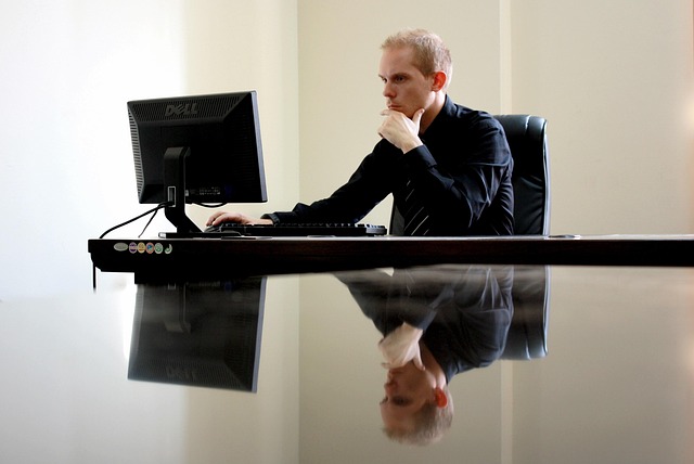 auto-technician-working-640x480-99941409.jpeg