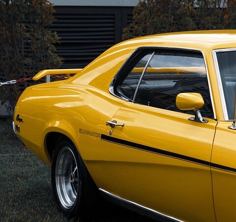 car-body-restoration-640x480-19737780.jpeg