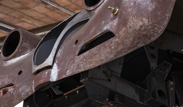 car-body-restoration-640x480-20504665.jpeg