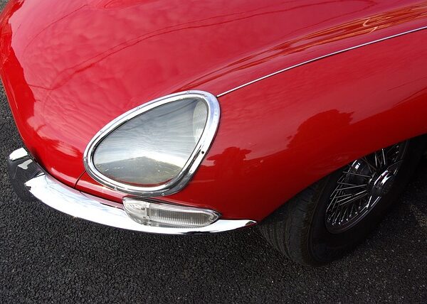 car-body-restoration-640x480-48136233.jpeg