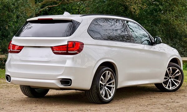 car-body-restoration-640x480-61644859.jpeg