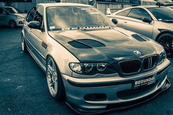 car-body-restoration-640x480-79889686.jpeg