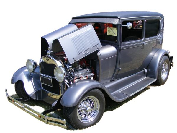 car-body-restoration-640x480-81243888.jpeg