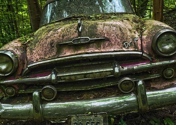 car-bumper-repair-640x480-18438117.jpeg