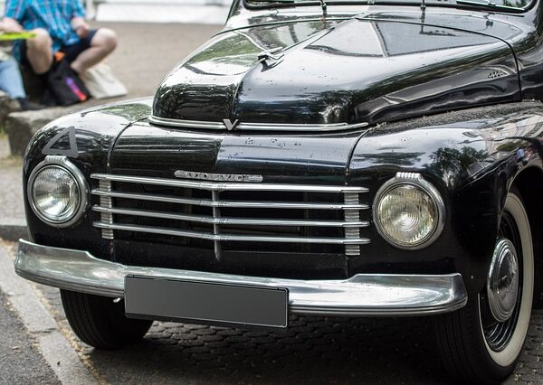 car-bumper-repair-640x480-4274528.jpeg