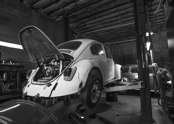 car-bumper-repair-640x480-88868414.jpeg