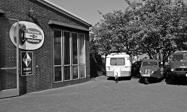 car-collision-repair-640x480-13079958.jpeg