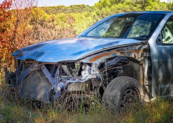 car-collision-repair-640x480-1377801.jpeg