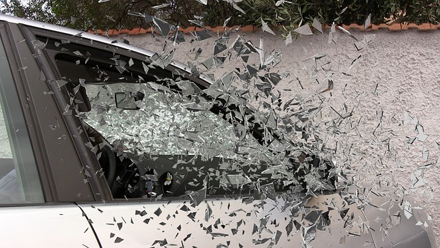 car-collision-repair-640x480-44294129.jpeg