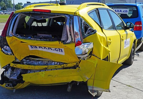 car-collision-repair-640x480-48929573.jpeg