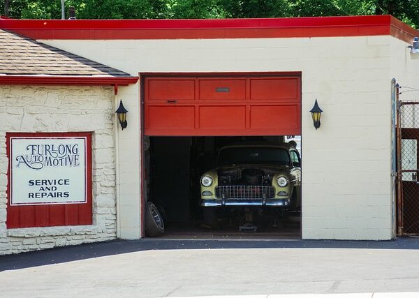 car-collision-repair-640x480-5155519.jpeg
