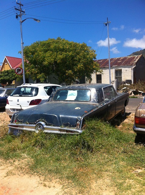 car-collision-repair-640x480-60236047.jpeg