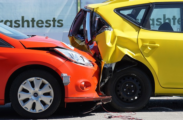 car-collision-repair-640x480-65243091.jpeg