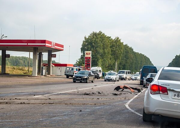 car-crash-damage-640x480-22577870.jpeg