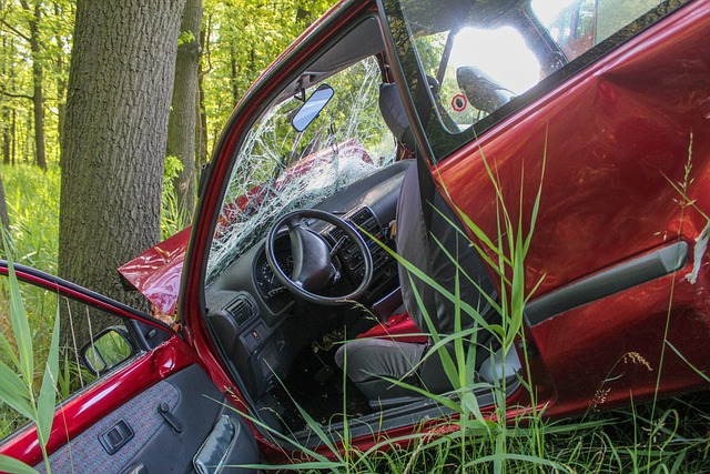 car-crash-damage-640x480-28017626.jpeg