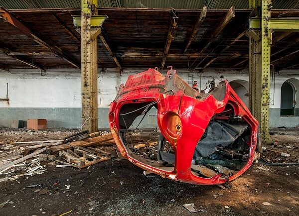 car-crash-damage-640x480-3139228.jpeg