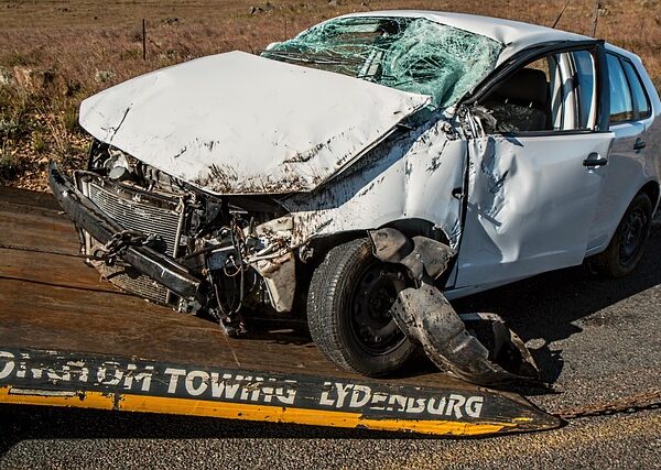 car-crash-damage-640x480-44420877.jpeg