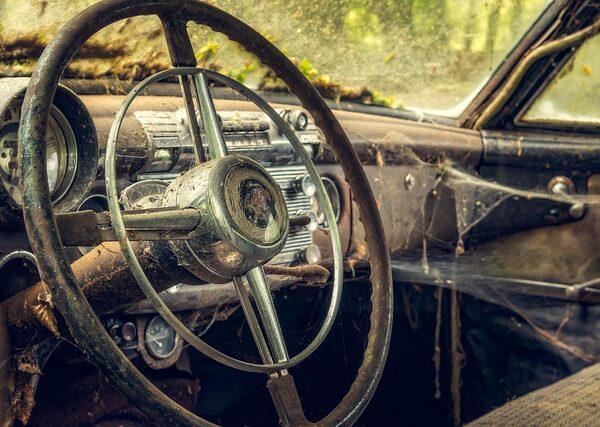 car-crash-damage-640x480-45197057.jpeg