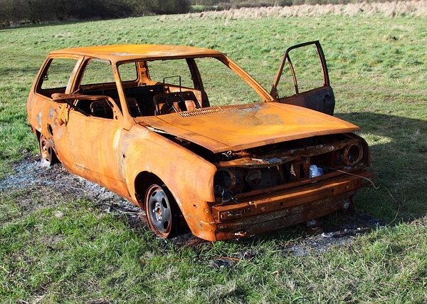 car-crash-damage-640x480-52712202.jpeg