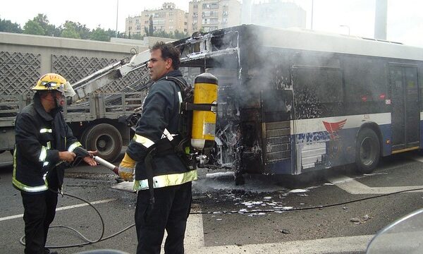 car-crash-damage-640x480-54172113.jpeg