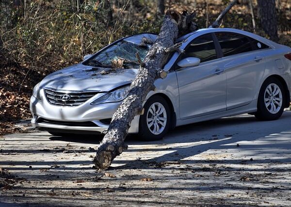 car-crash-damage-640x480-62792844.jpeg