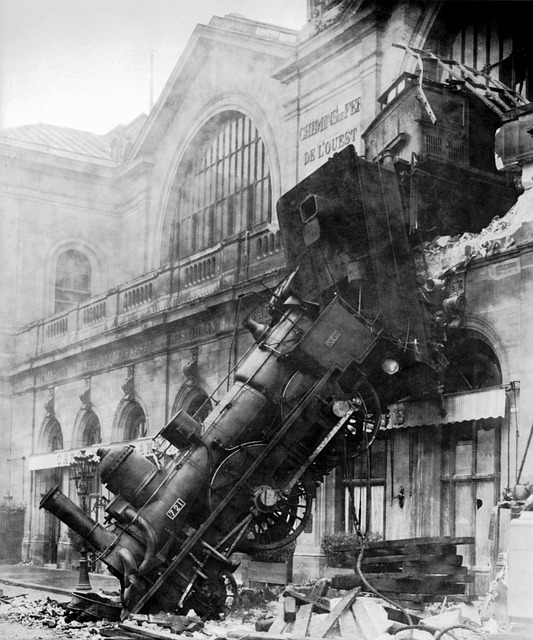 car-crash-damage-640x480-73876112.jpeg