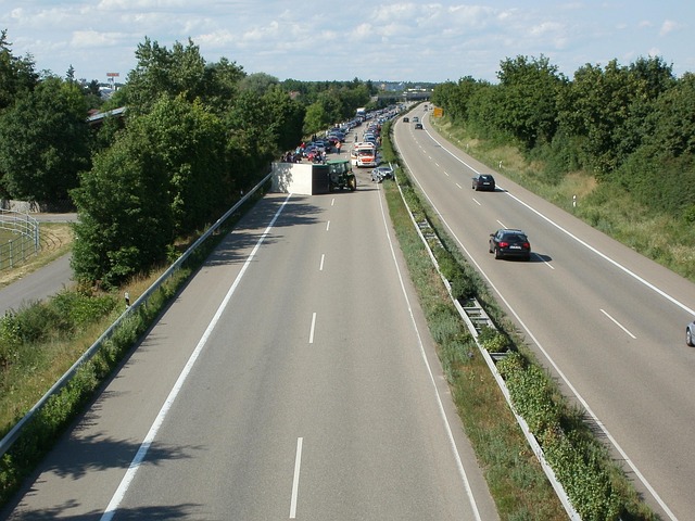 car-crash-damage-640x480-77541019.jpeg